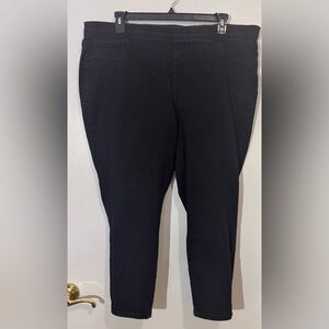 1822 Denim Women's Ankle Jeans in Black